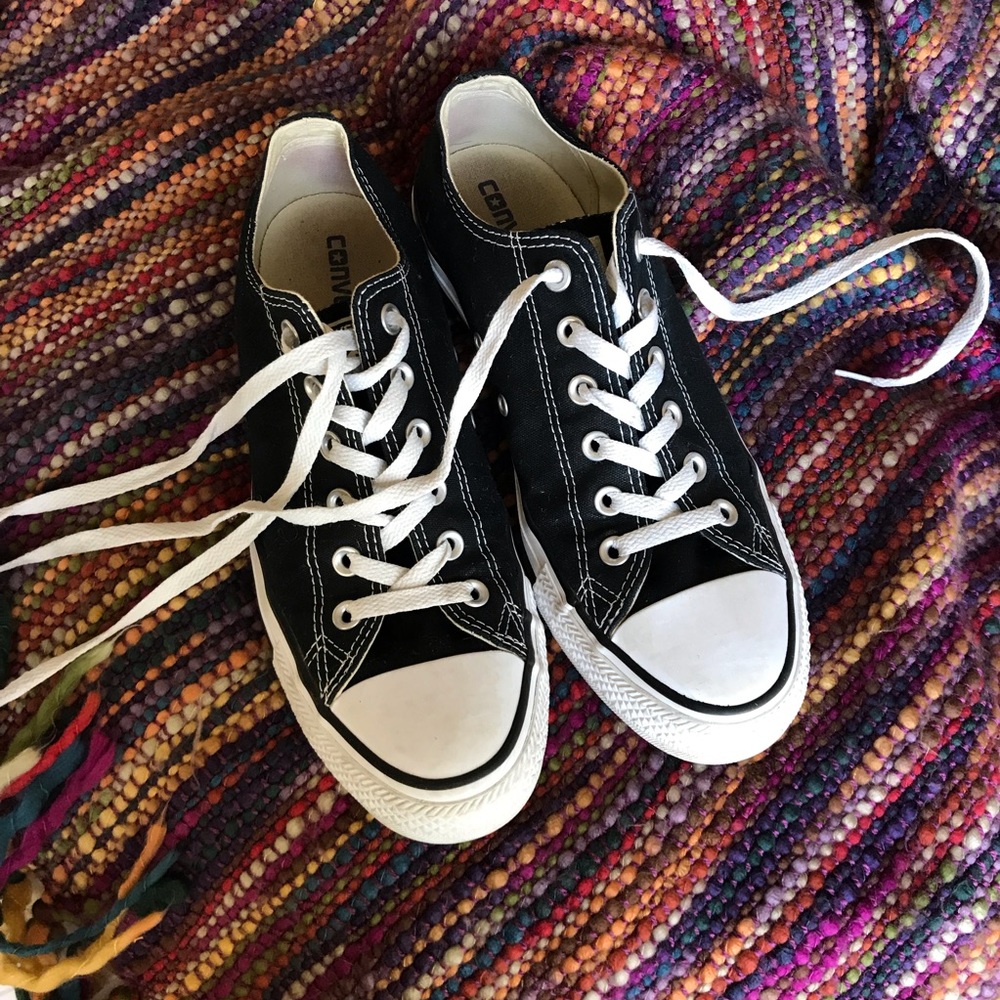 Converse (black)